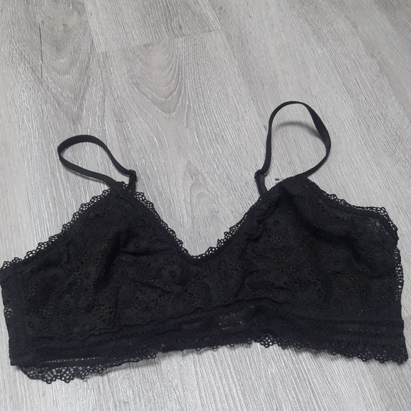 Victoria's Secret Other - Victorias Secret Lacy Bralette M Solid Black Bra